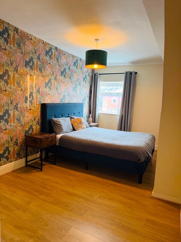Room Chorley Road in Salford