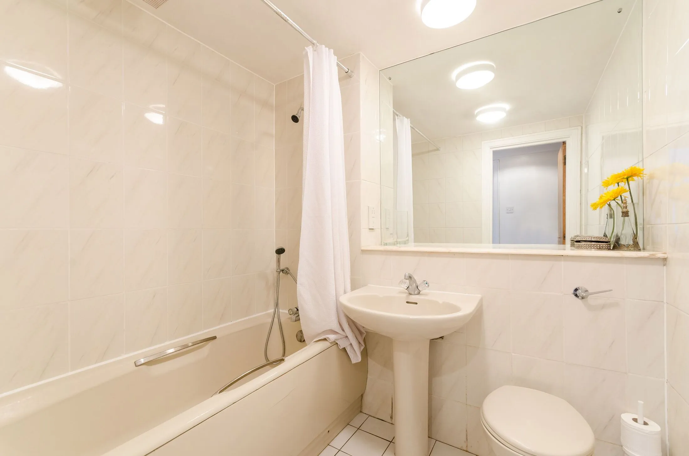 Flat Windsor Way in Greater London