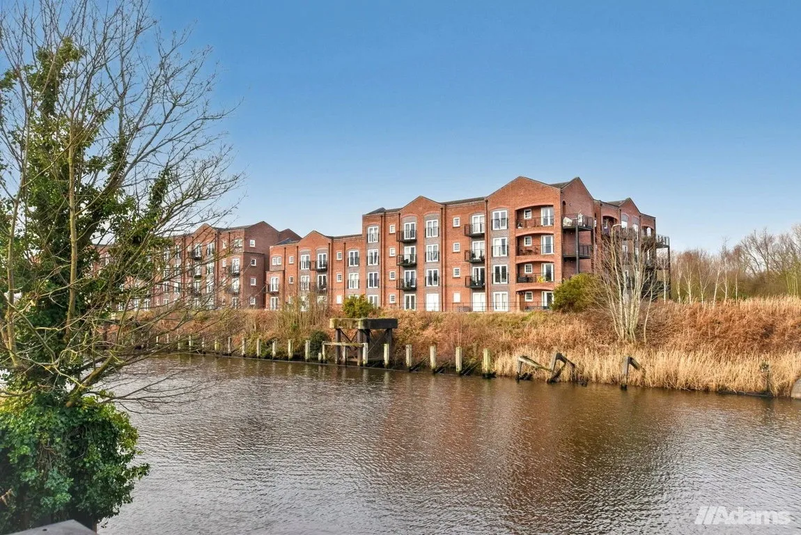 Flat Lulworth Place in Warrington