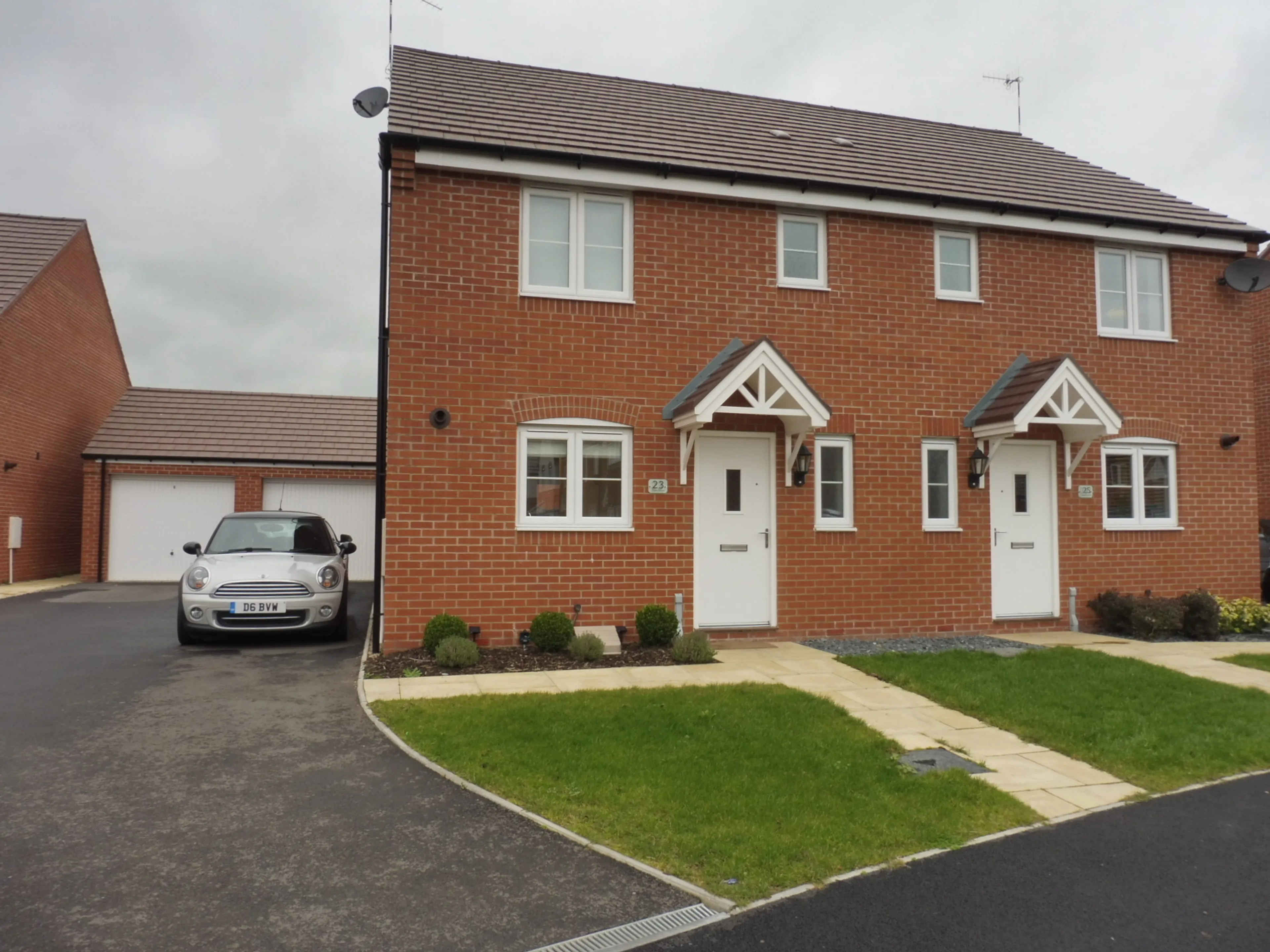 House Yeats Drive in Warwick