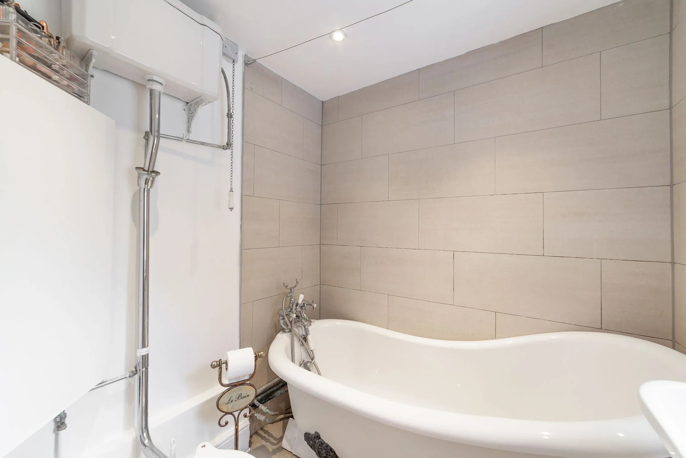 Flat Delancey Street in Greater London