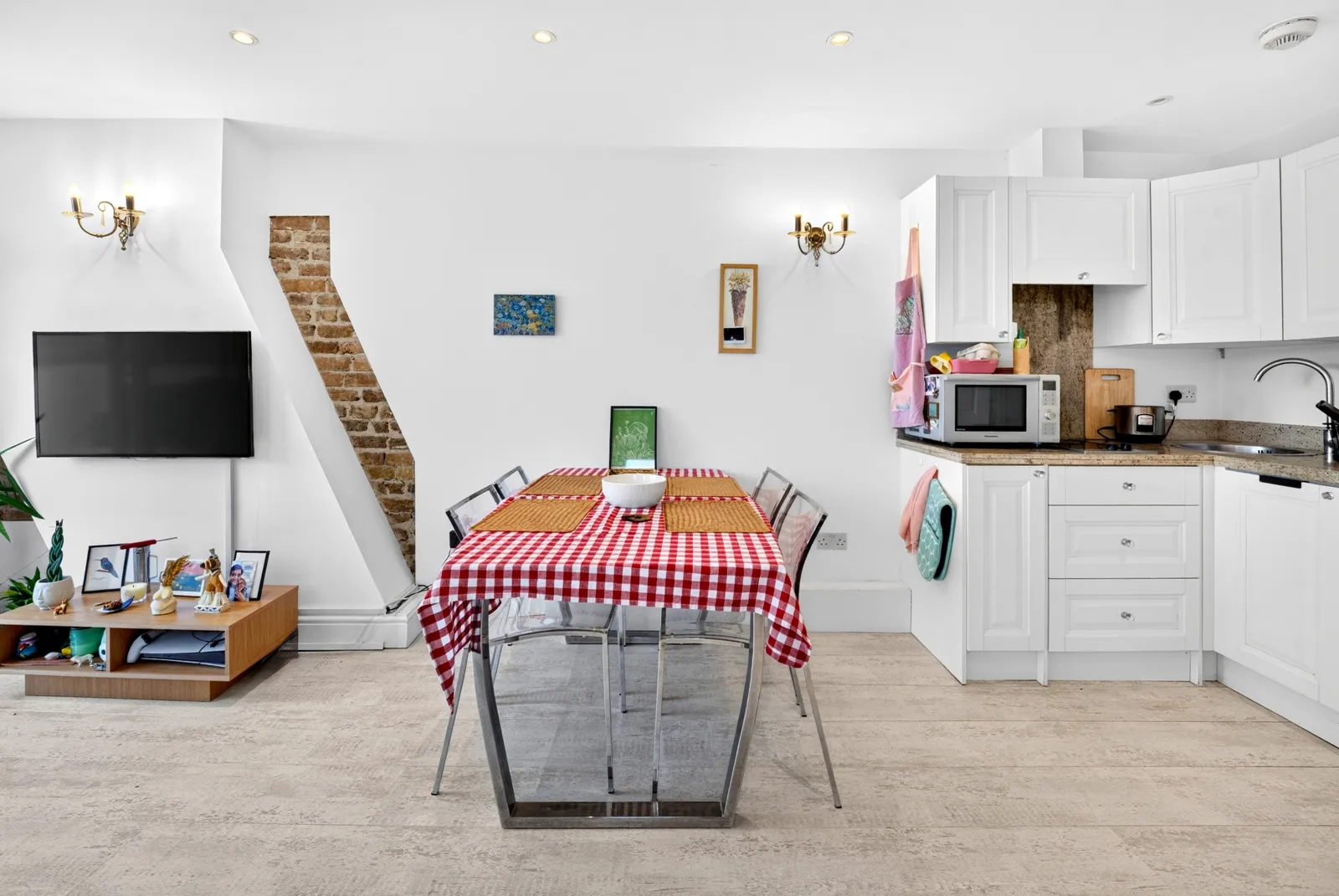Flat College Place in Greater London