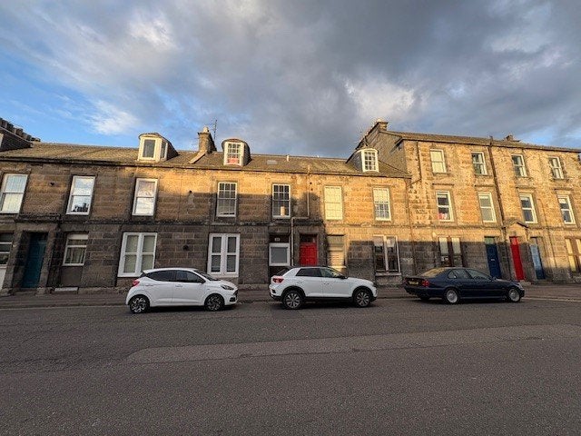 Flat Ferry Street in Montrose