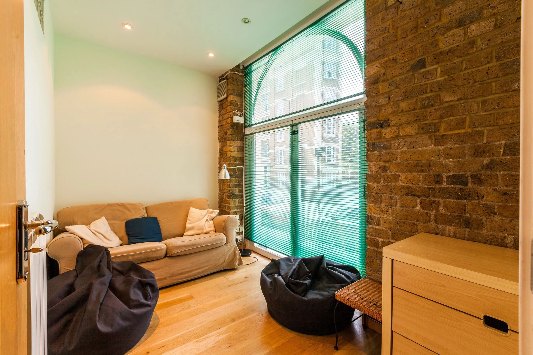 House Marshalsea Road in Greater London