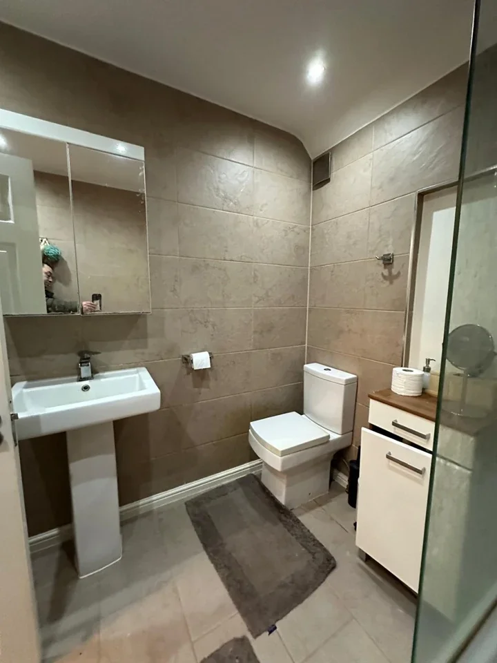 Room Blackhorse Close in Amersham