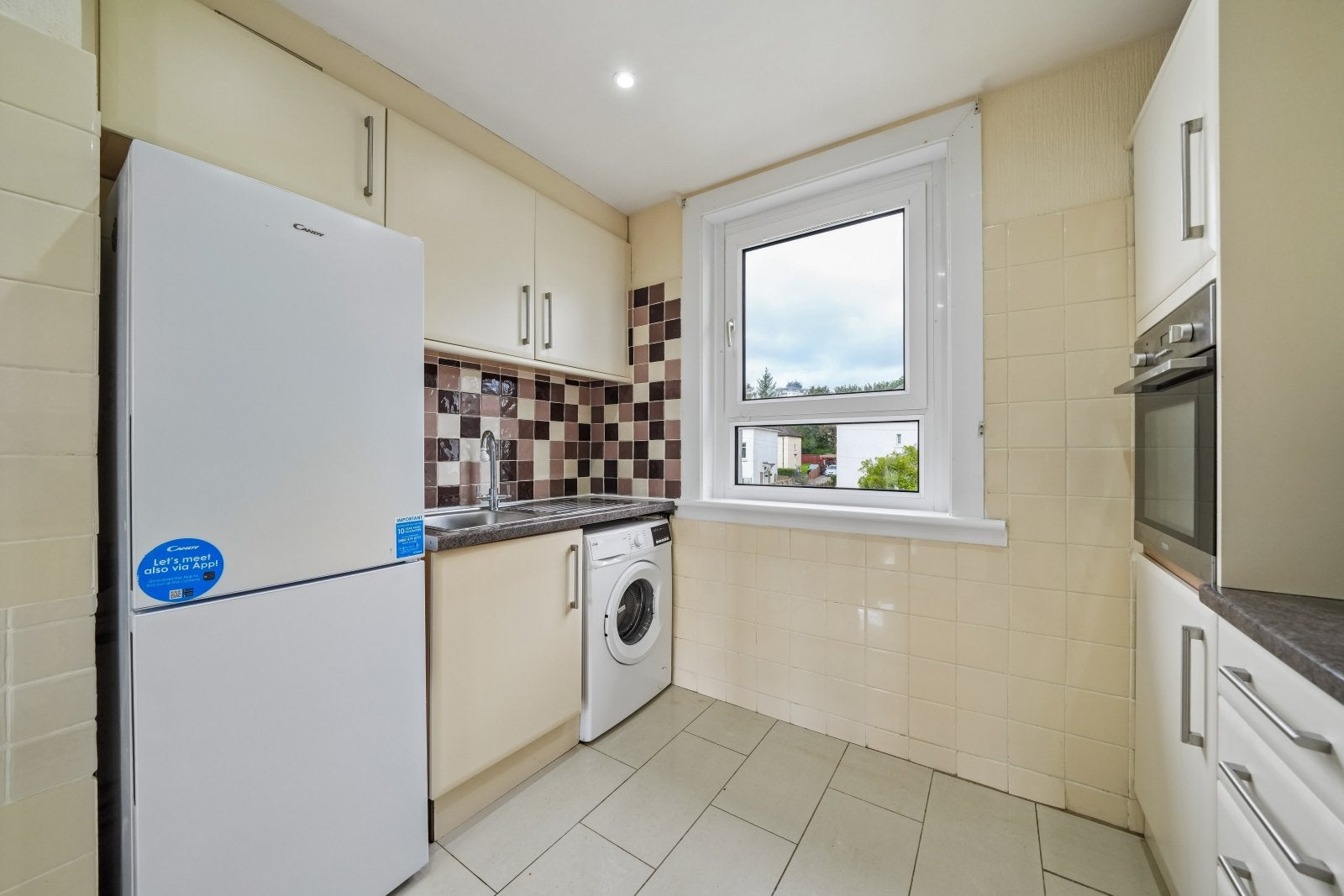 Flat Archerhill Crescent in Glasgow