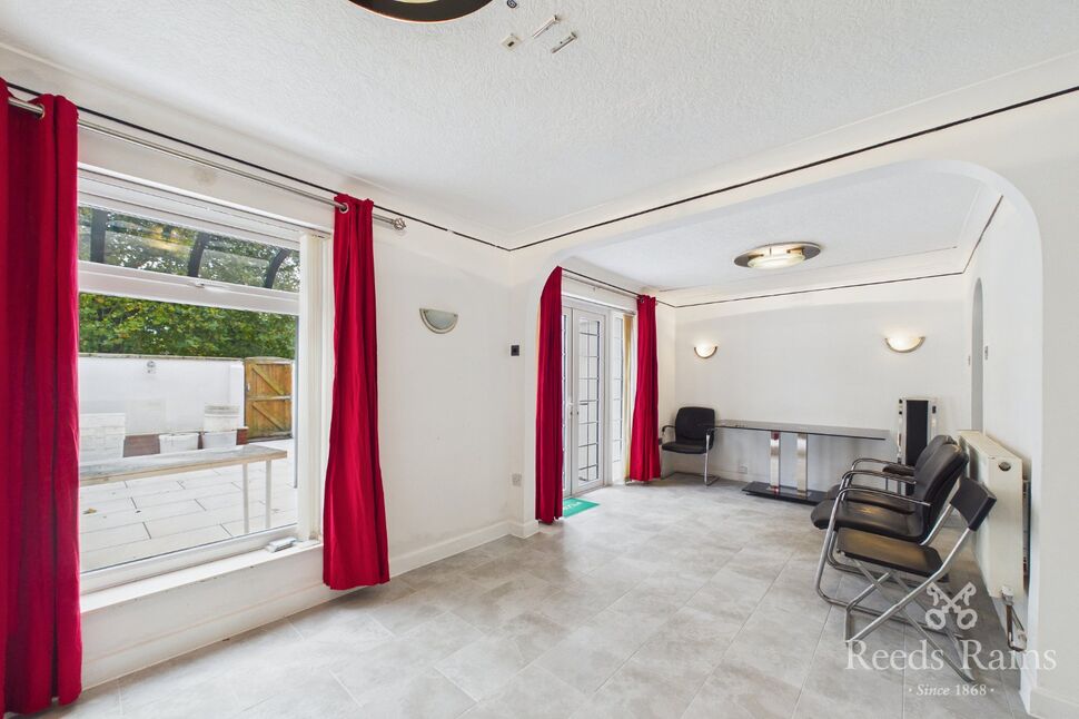 Flat Biscay Close in Manchester