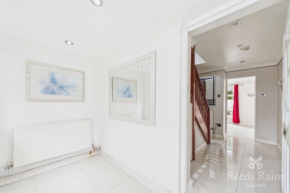 Flat Biscay Close in Manchester