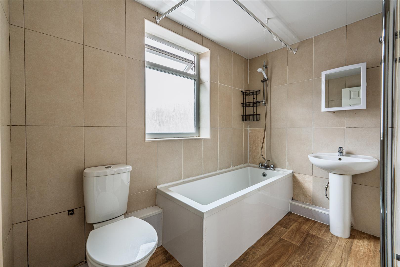 Flat Dilston Road in Newcastle upon Tyne