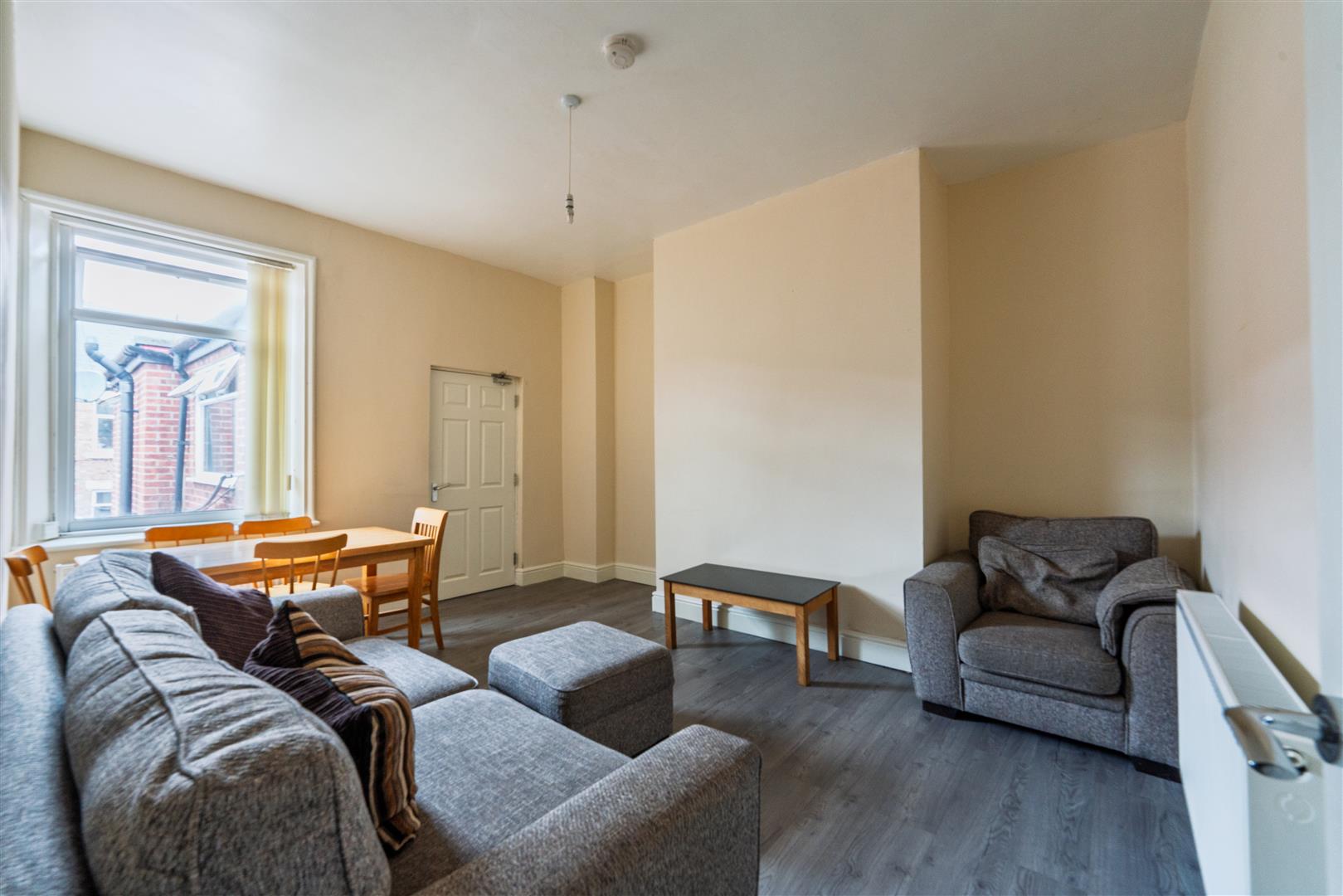 Flat Dilston Road in Newcastle upon Tyne