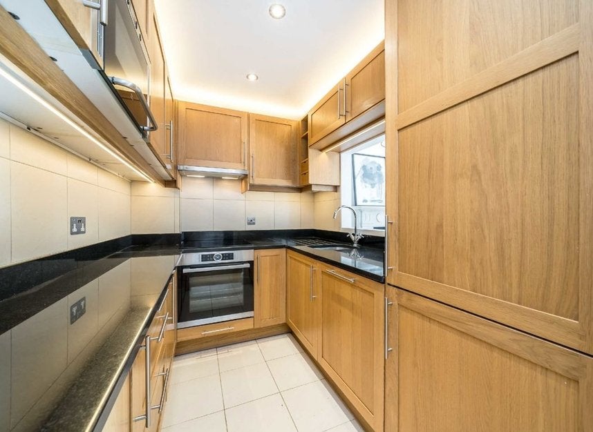 Flat Denbigh Street in City of Westminster