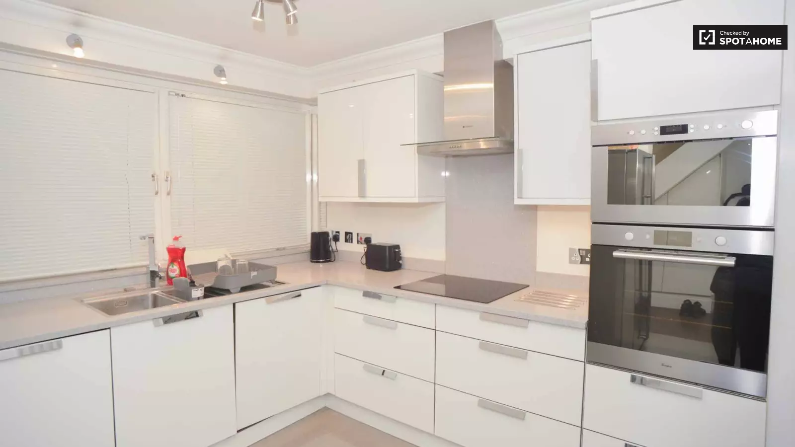 Flat Evenwood Close in Greater London
