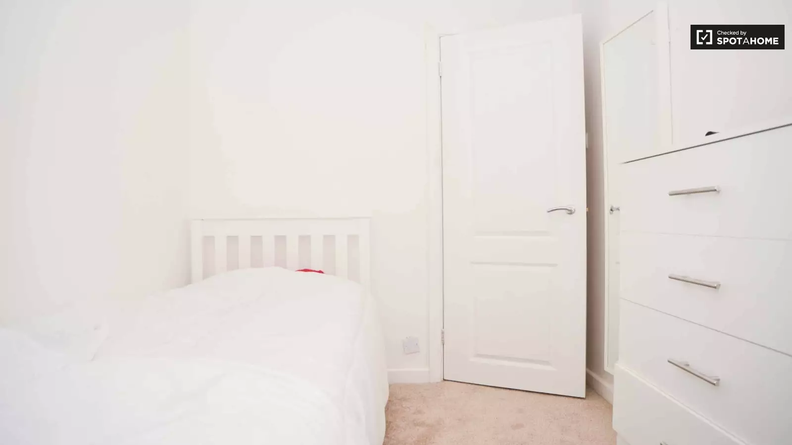Flat Evenwood Close in Greater London