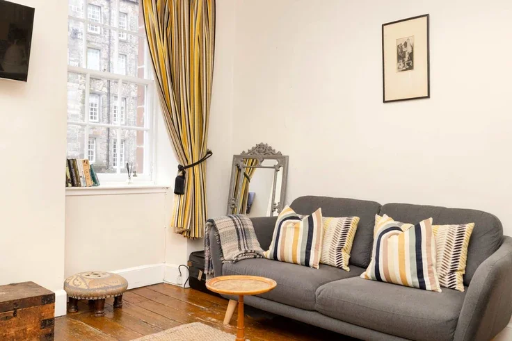 Flat Makars' Court in City of Edinburgh