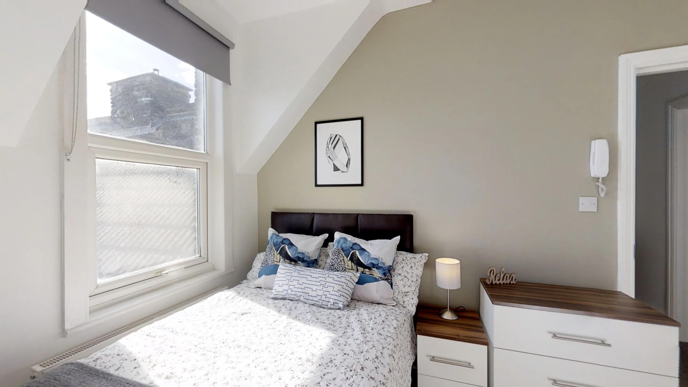 Room London Road in Strood