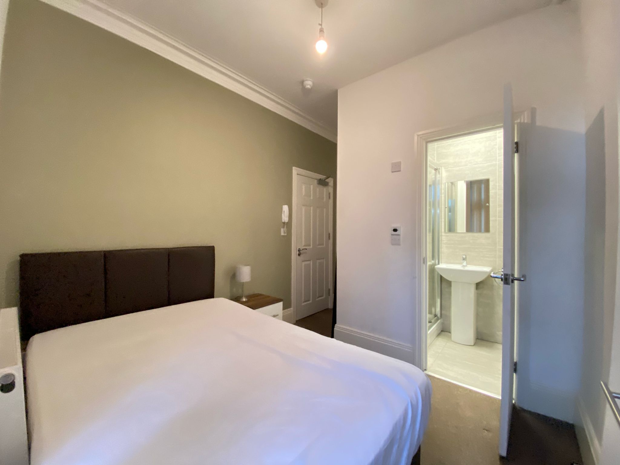 Room London Road in Strood
