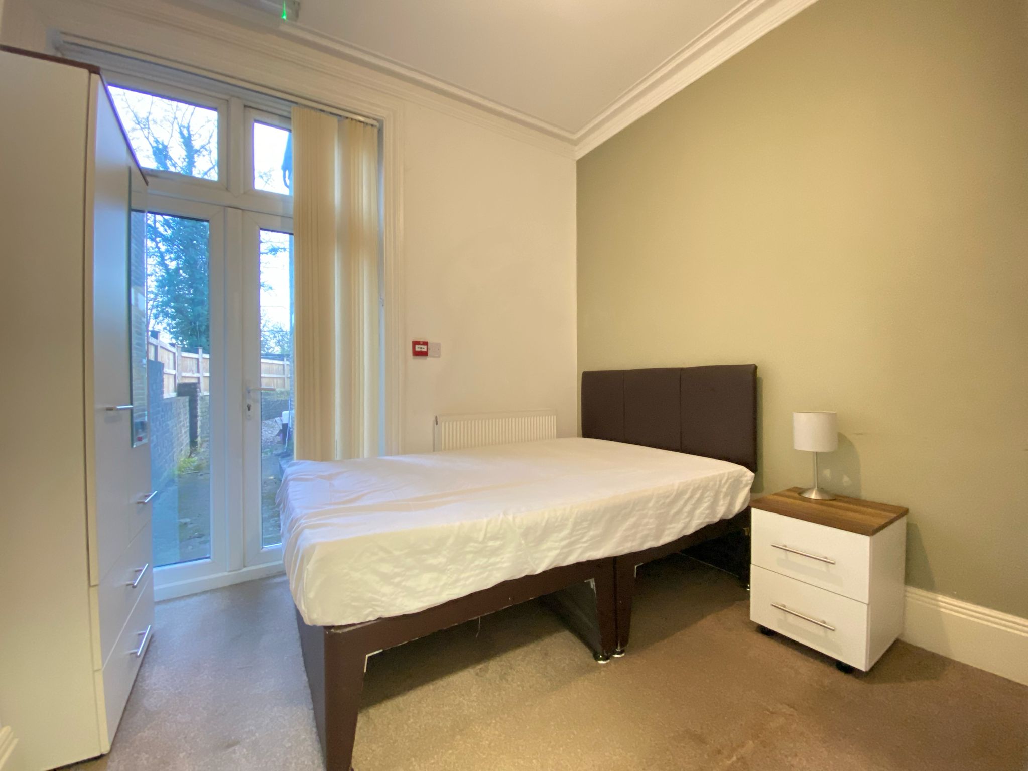 Room London Road in Strood