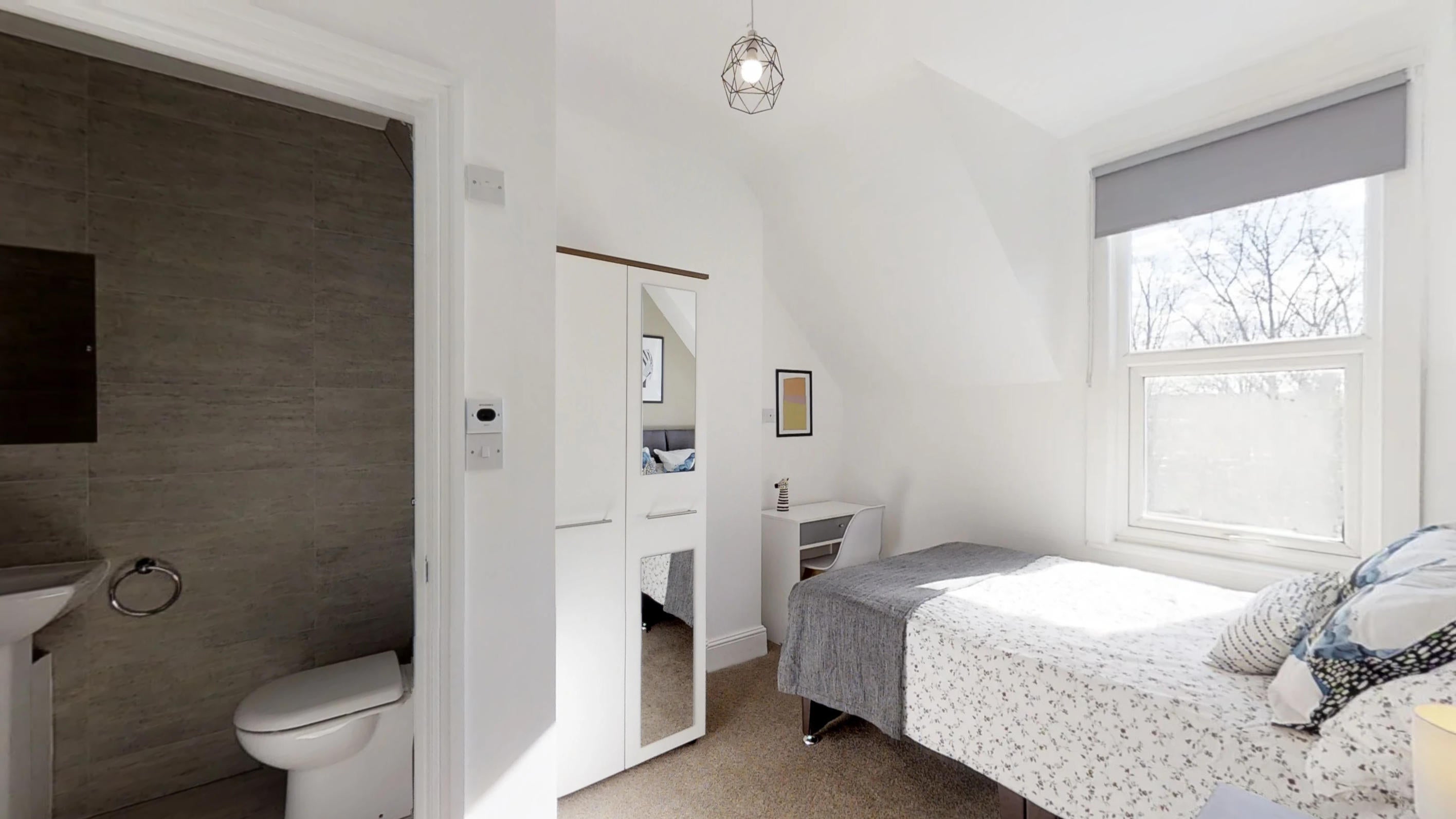 Room London Road in Strood