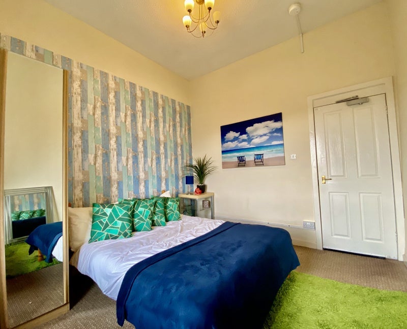 Flat Leyden Court in Glasgow
