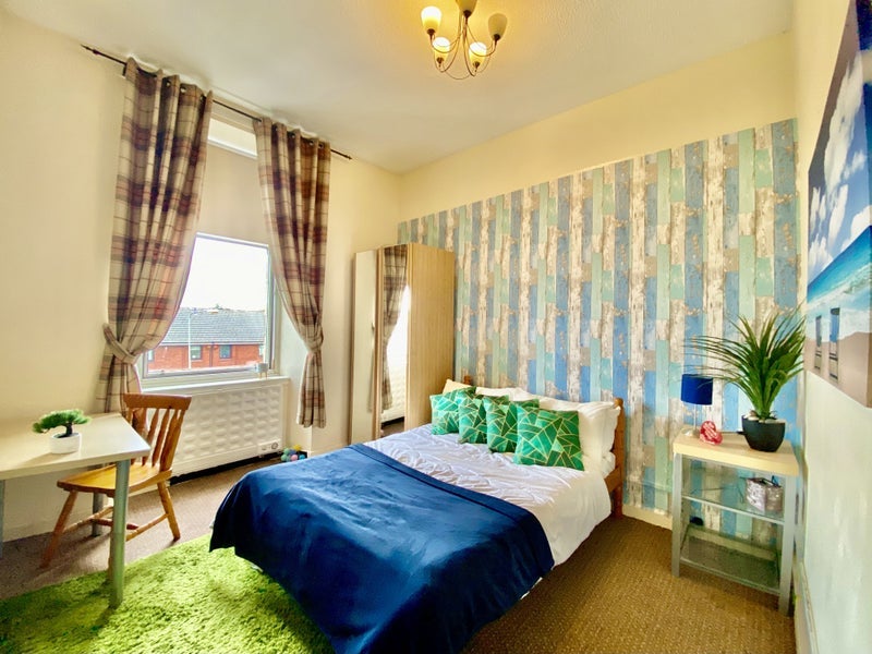 Flat Leyden Court in Glasgow