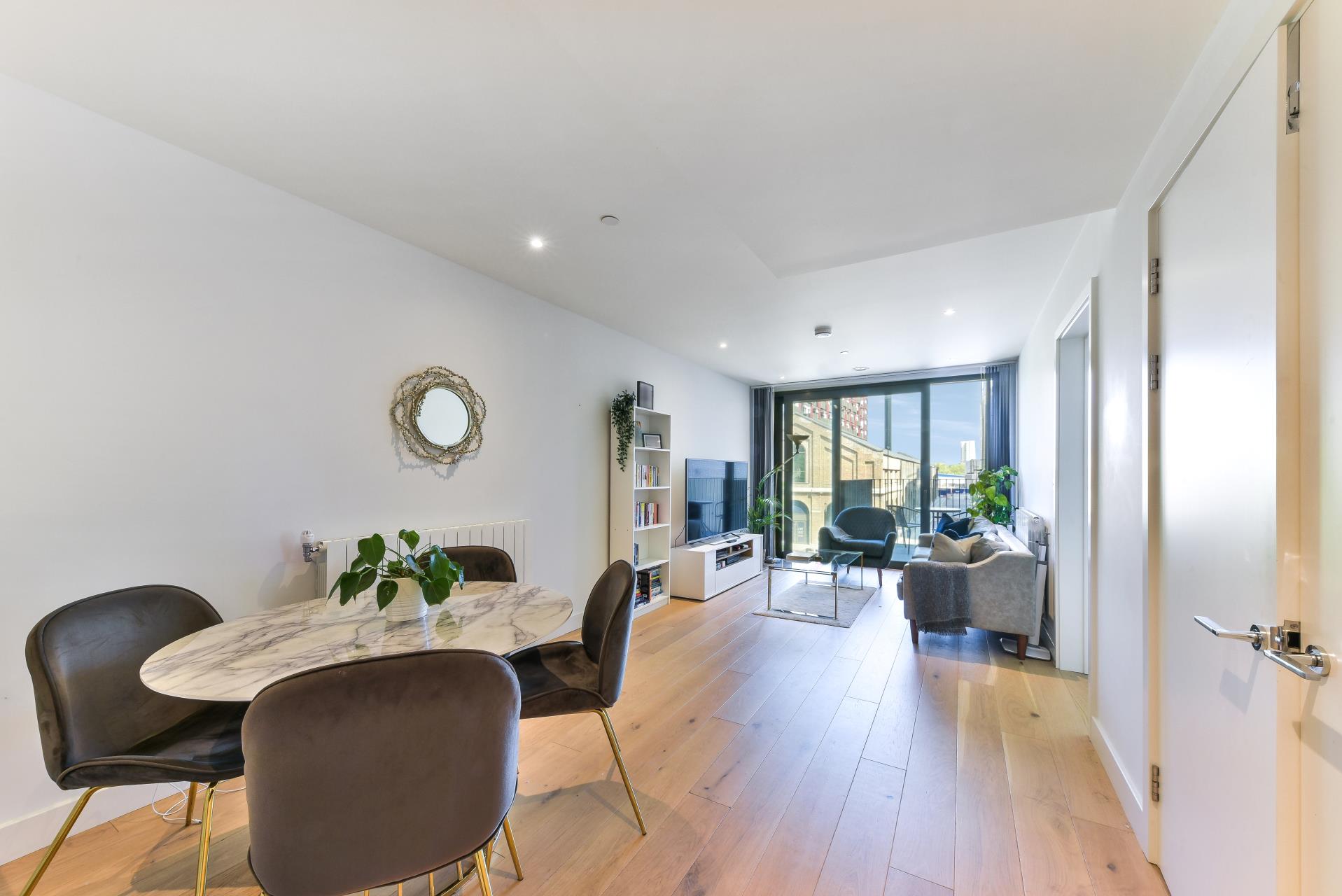 Flat Major Draper Street in Greater London