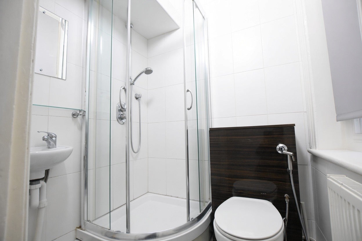 Flat Elgin Avenue in City of Westminster