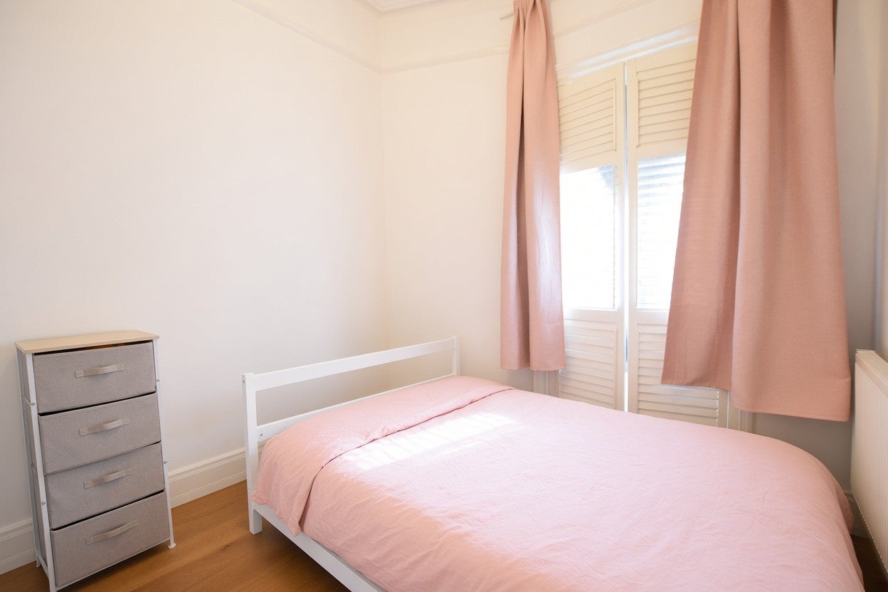 Flat Elgin Avenue in City of Westminster