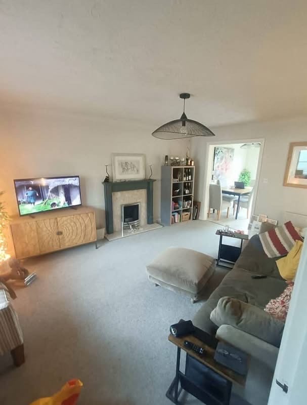 Room Broadoak Road in Bristol