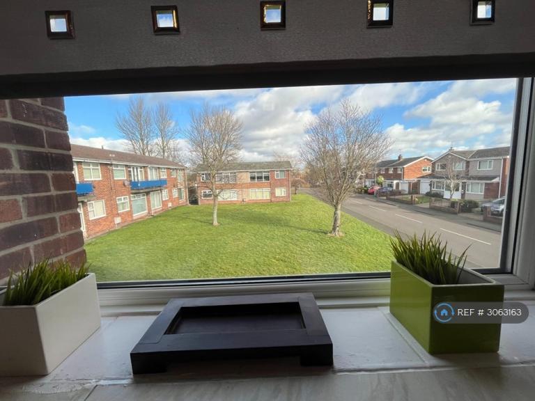 Flat Hanover Drive in Gateshead