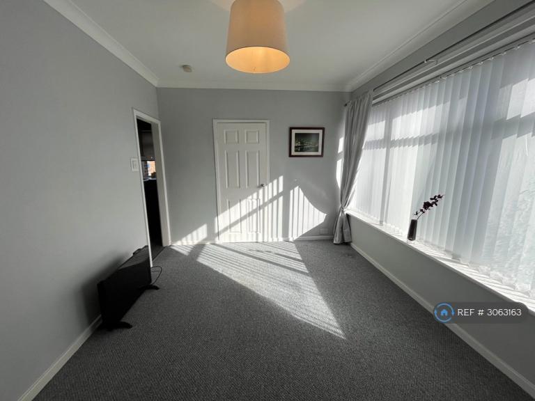 Flat Hanover Drive in Gateshead