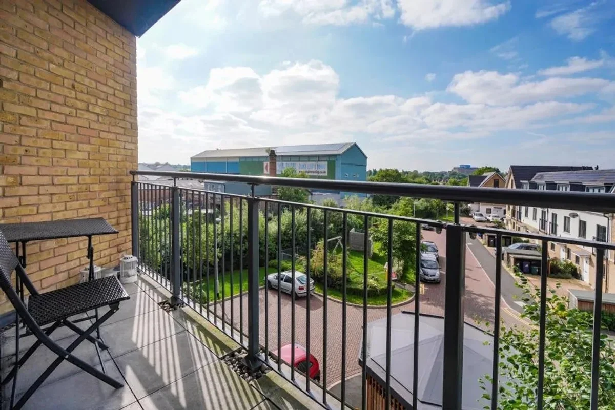 Flat Dock Meadow Reach in Greater London