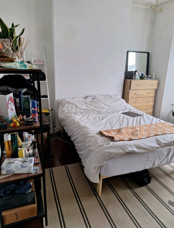 Room Amberley Grove in Greater London