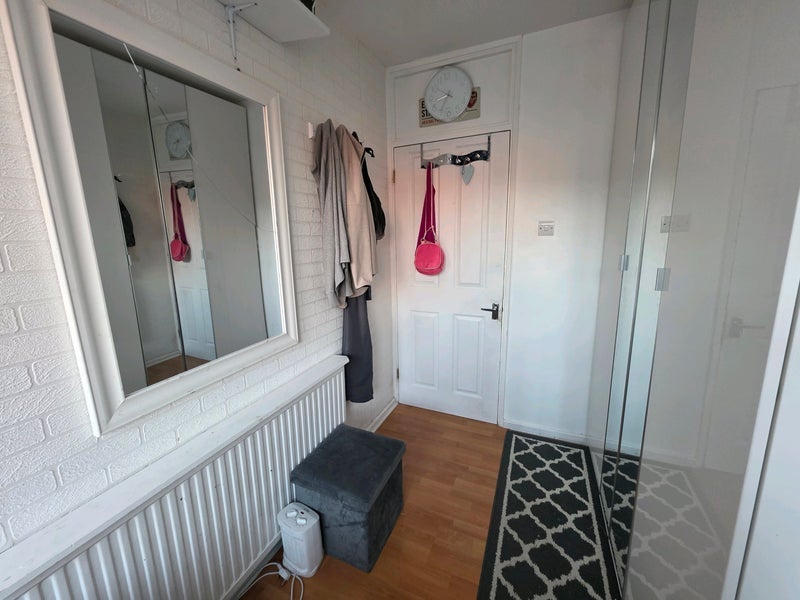 Room St Helena Road in Greater London