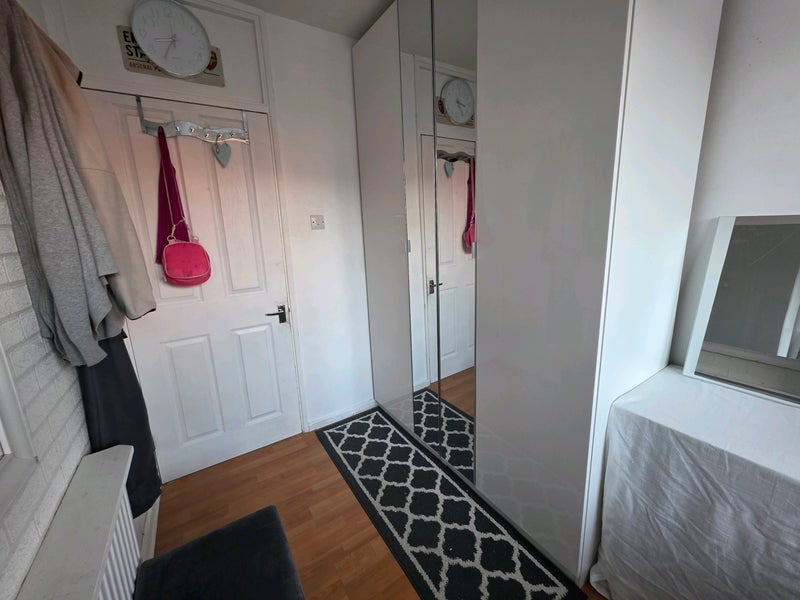 Room St Helena Road in Greater London