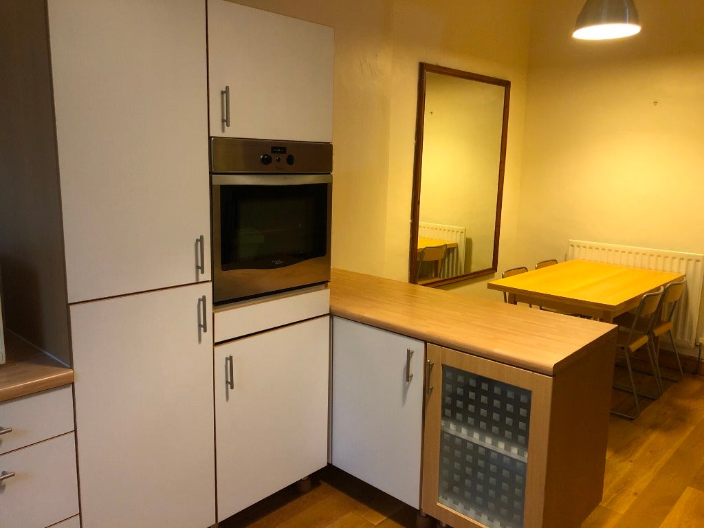 Flat Dalry Road in City of Edinburgh