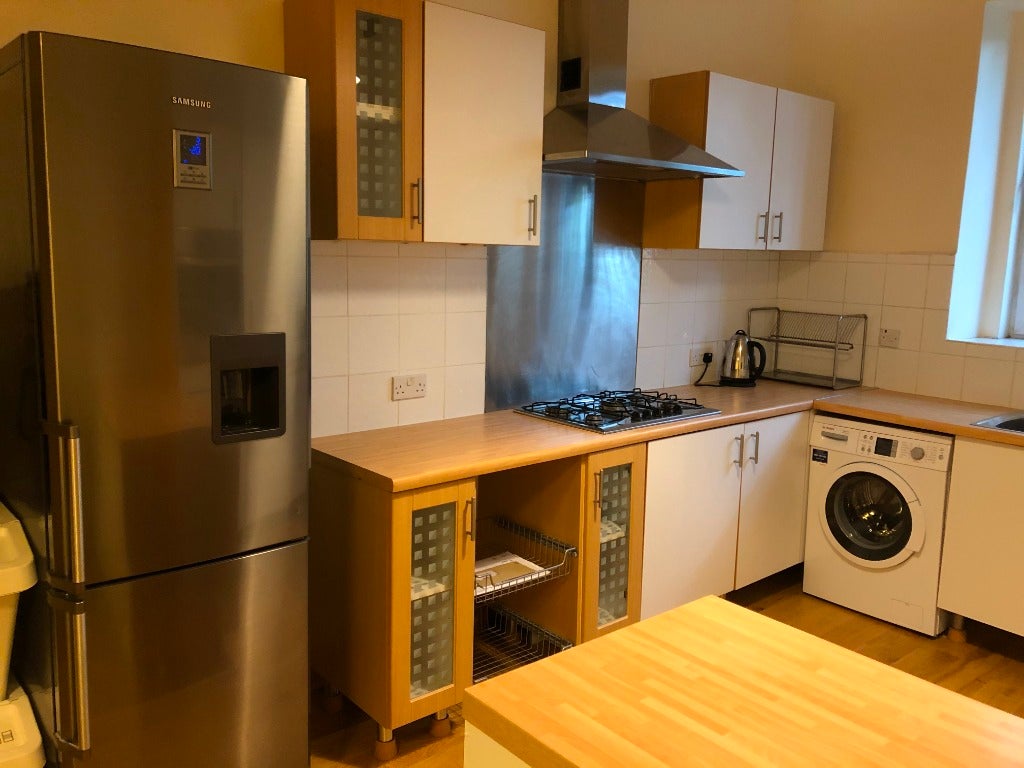 Flat Dalry Road in City of Edinburgh