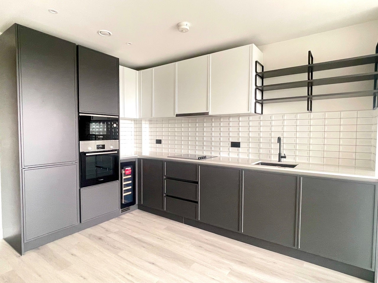 Flat Townsend Road in Greater London