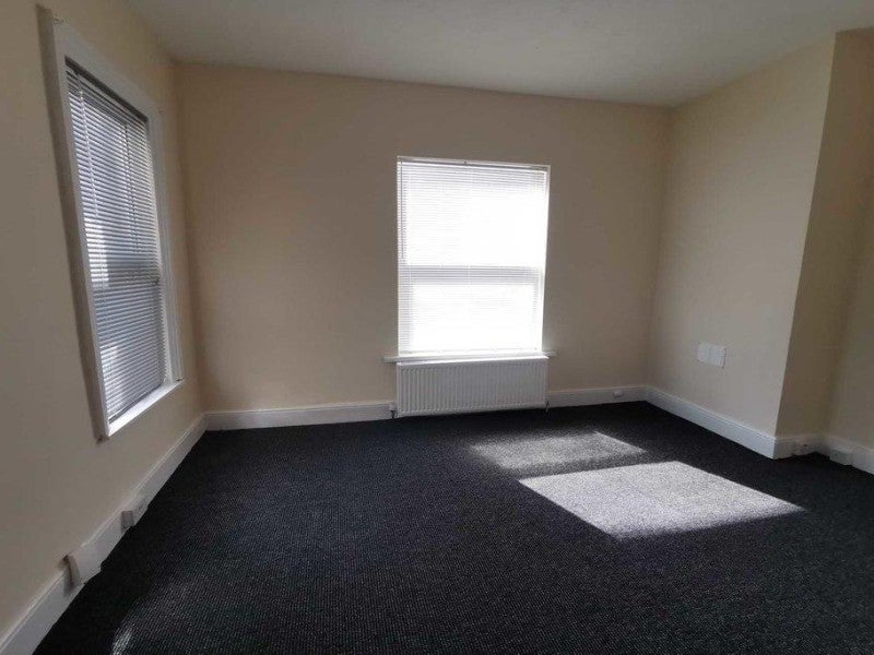 Flat Aldermans Drive in Peterborough