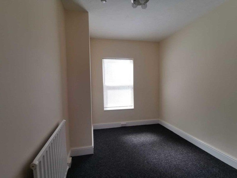 Flat Aldermans Drive in Peterborough