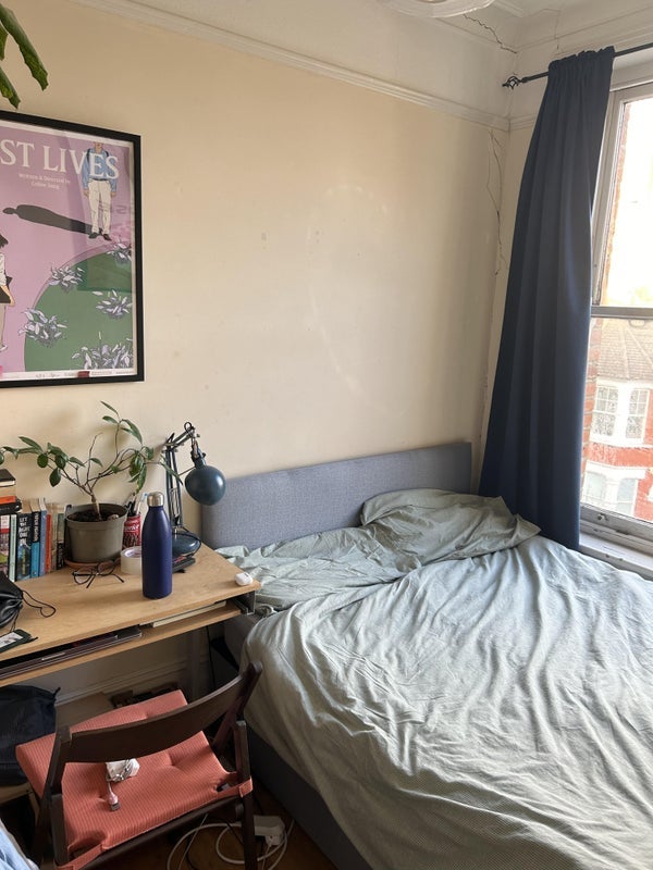 Room Widdenham Road in Greater London