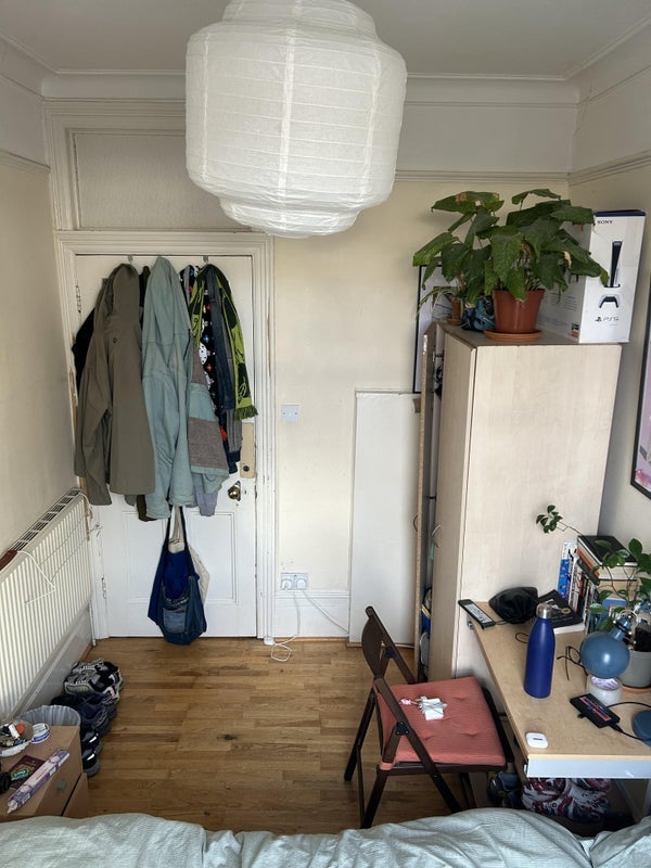 Room Widdenham Road in Greater London