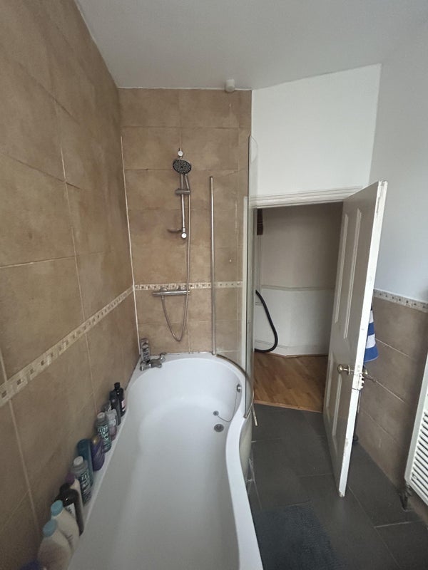 Room Widdenham Road in Greater London