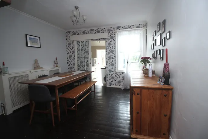 Flat Holywell Road in Watford