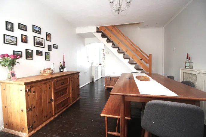 Flat Holywell Road in Watford