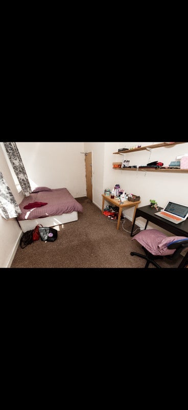 Room Alexandra Road in Pontypridd