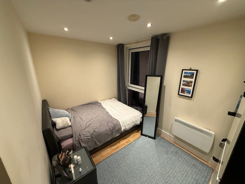 Room Prestons Road in Greater London