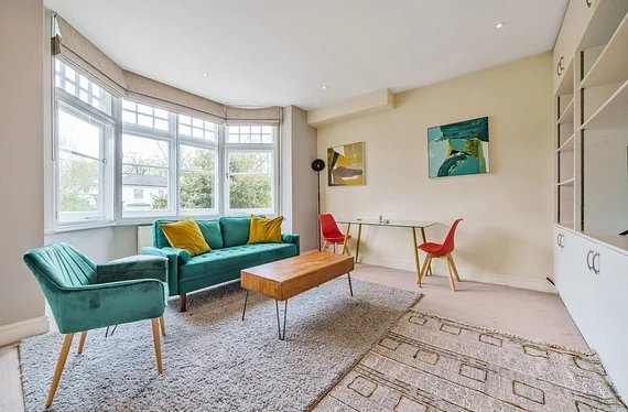 Flat Upper Richmond Road in Greater London