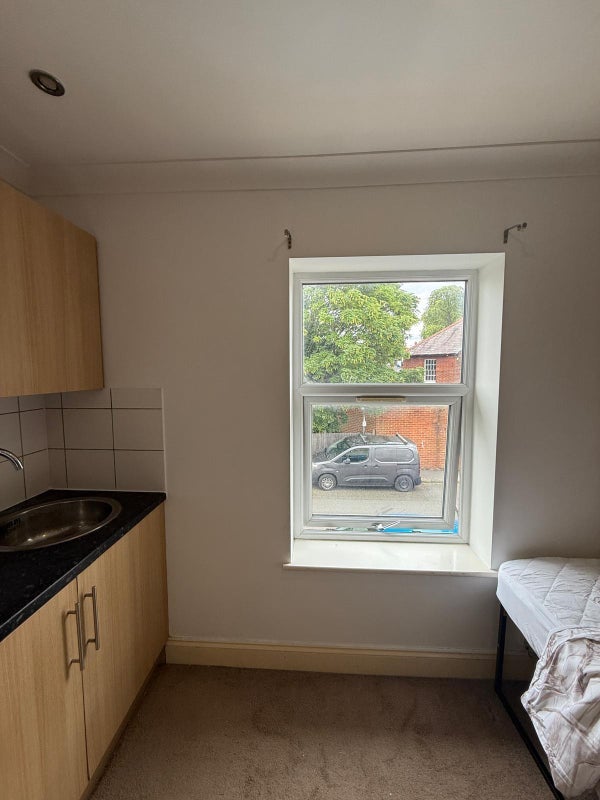 Room Altwood Road in Maidenhead