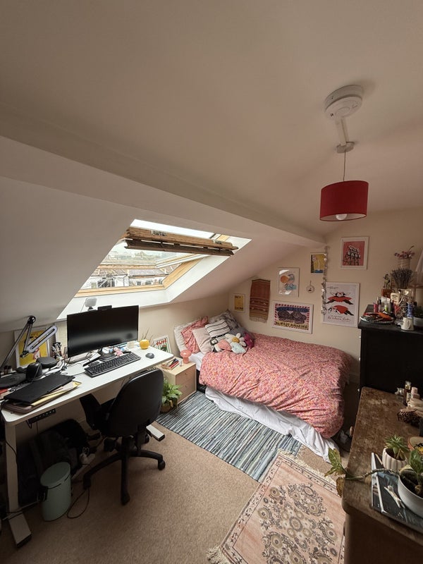 Room Hubert Grove in Greater London