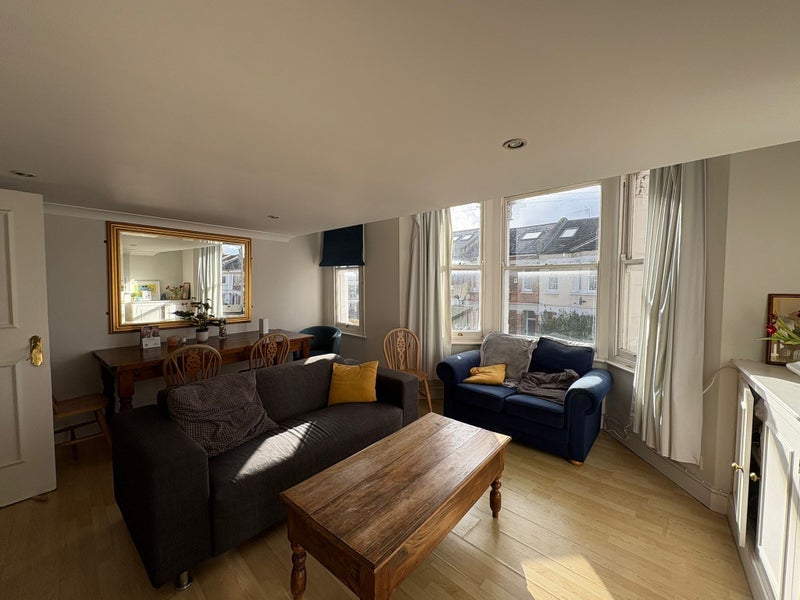 Room Hubert Grove in Greater London